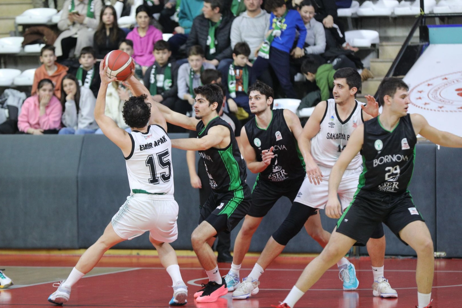 Sakarya'da dev adamlar son maçta kazanmak istiyor