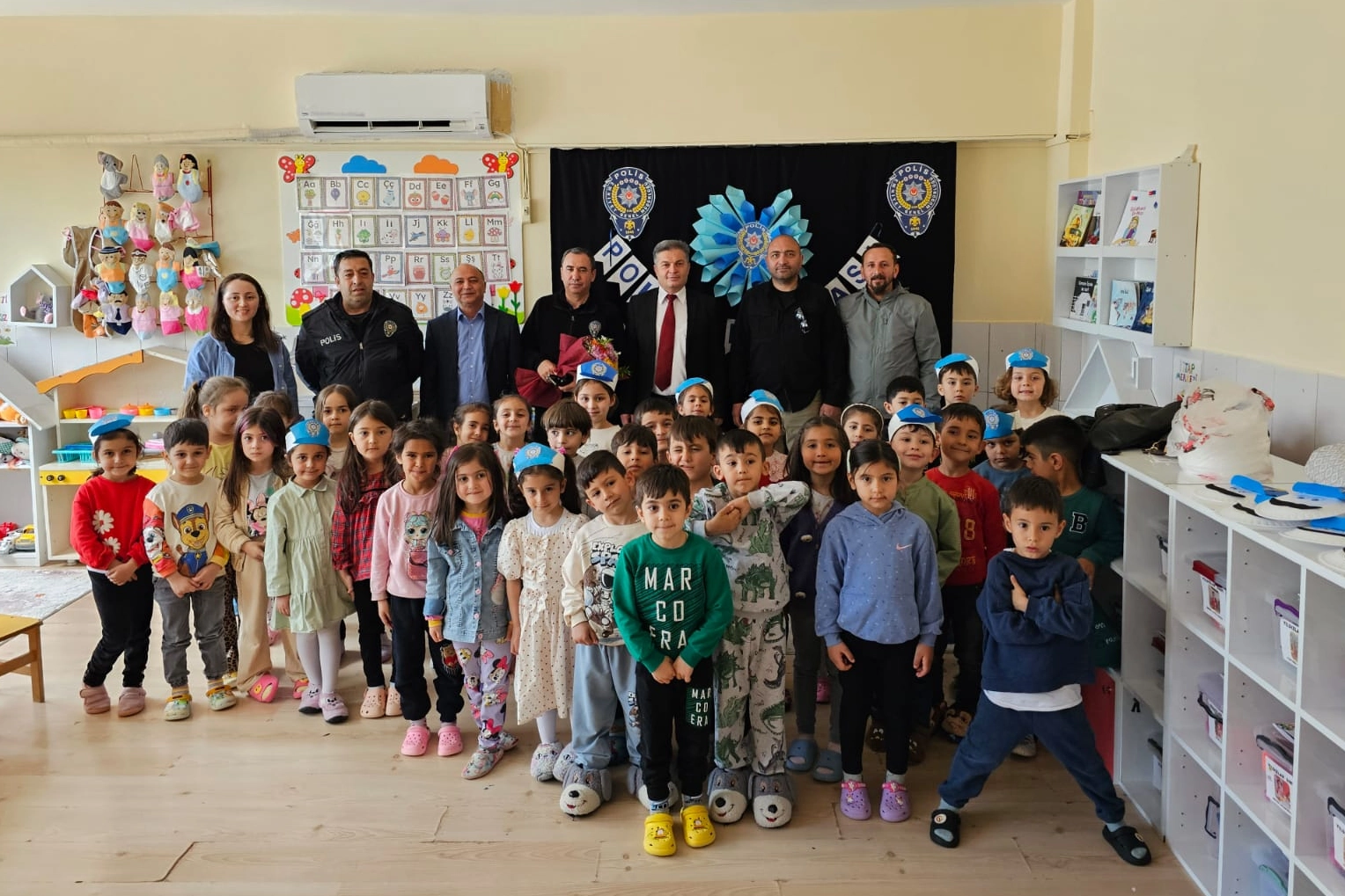 Antalya Kumluca'da anlamlı polis günü sürprizi