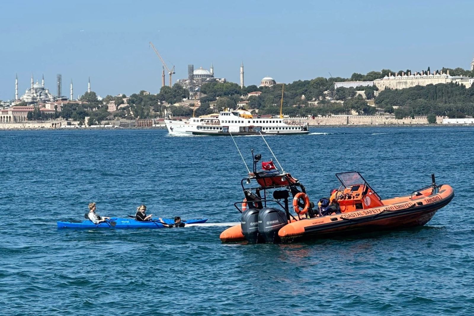 Harem önlerinde kanoda kaza